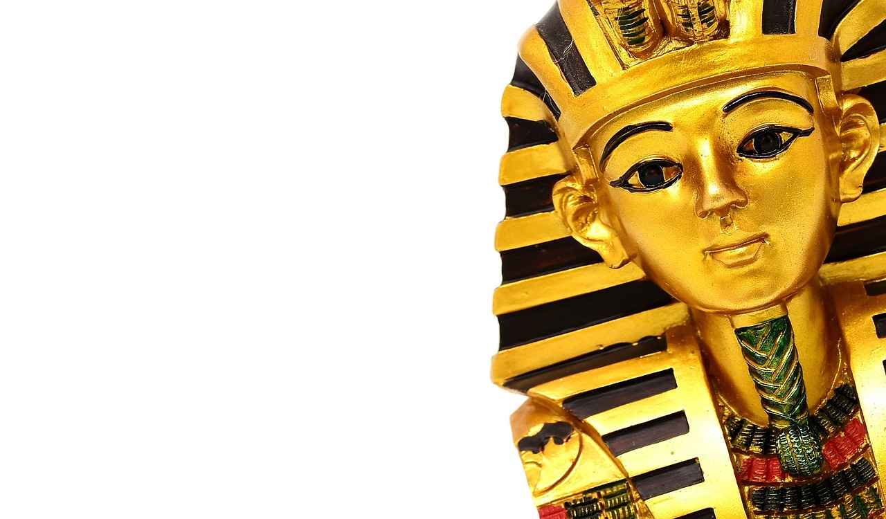 What Are the Key Features of Ancient Egyptian Jewelry?
