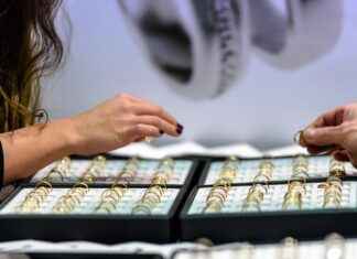 Baking Soda & Toothpaste: Do They Really Work for Cleaning Jewelry? Baking Soda & Toothpaste: Do They Really Work for Cleaning Jewelry?