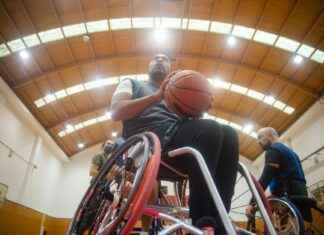 Basket Bros Gameplay Tips: How to Score Like a Pro Basket Bros Gameplay Tips: How to Score Like a Pro