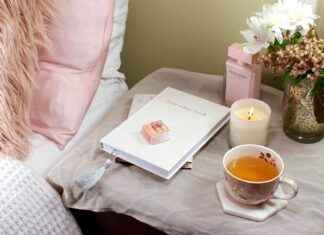 Bedside Phone Holders: The Most Convenient Way to Keep Your Device Nearby Bedside Phone Holders: The Most Convenient Way to Keep Your Device Nearby