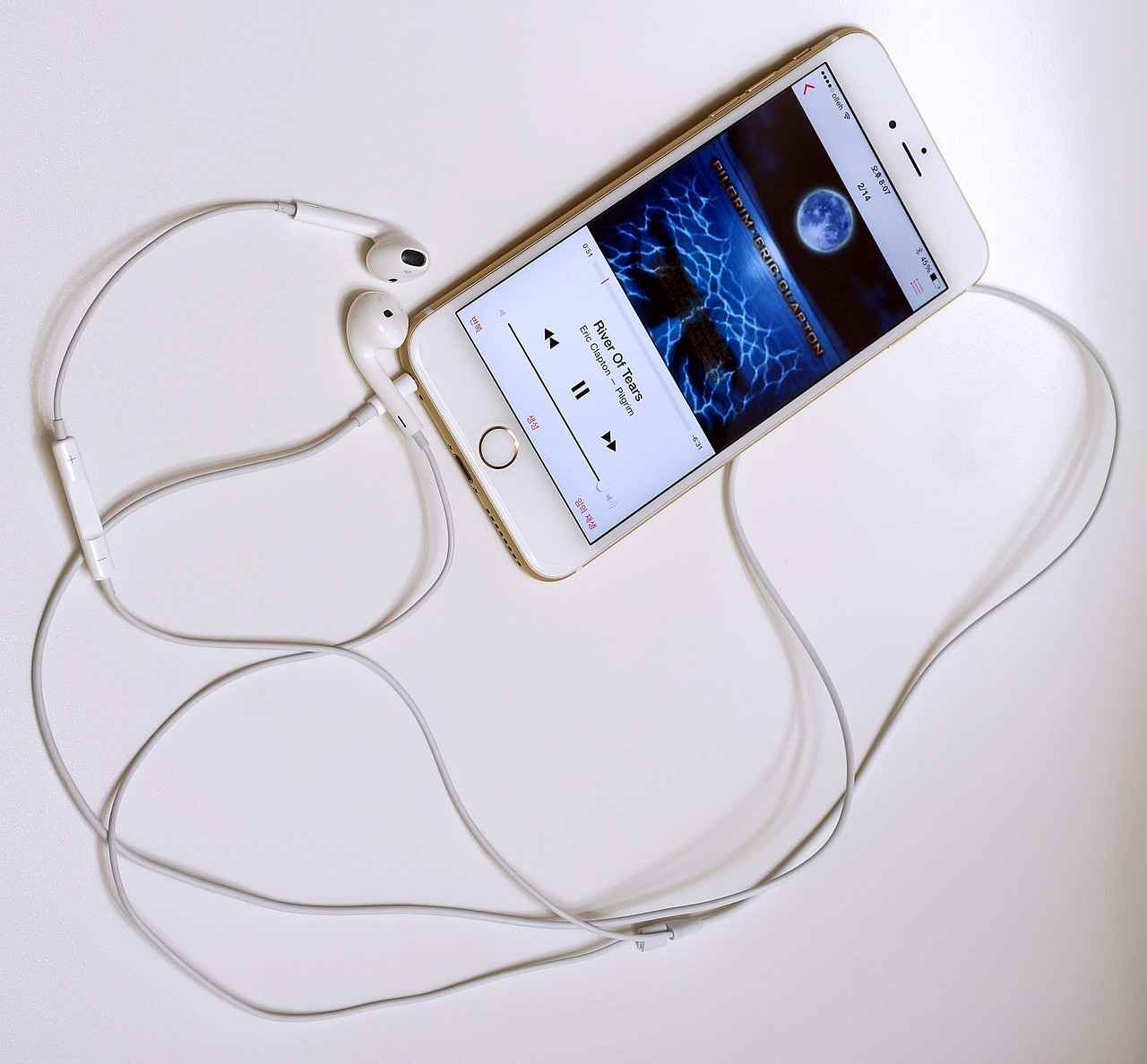 How to Install a Cell Phone Holder