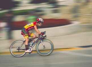 Best Bike With Phone Holders for Cyclists Who Need a Safe Ride Best Bike With Phone Holders for Cyclists Who Need a Safe Ride