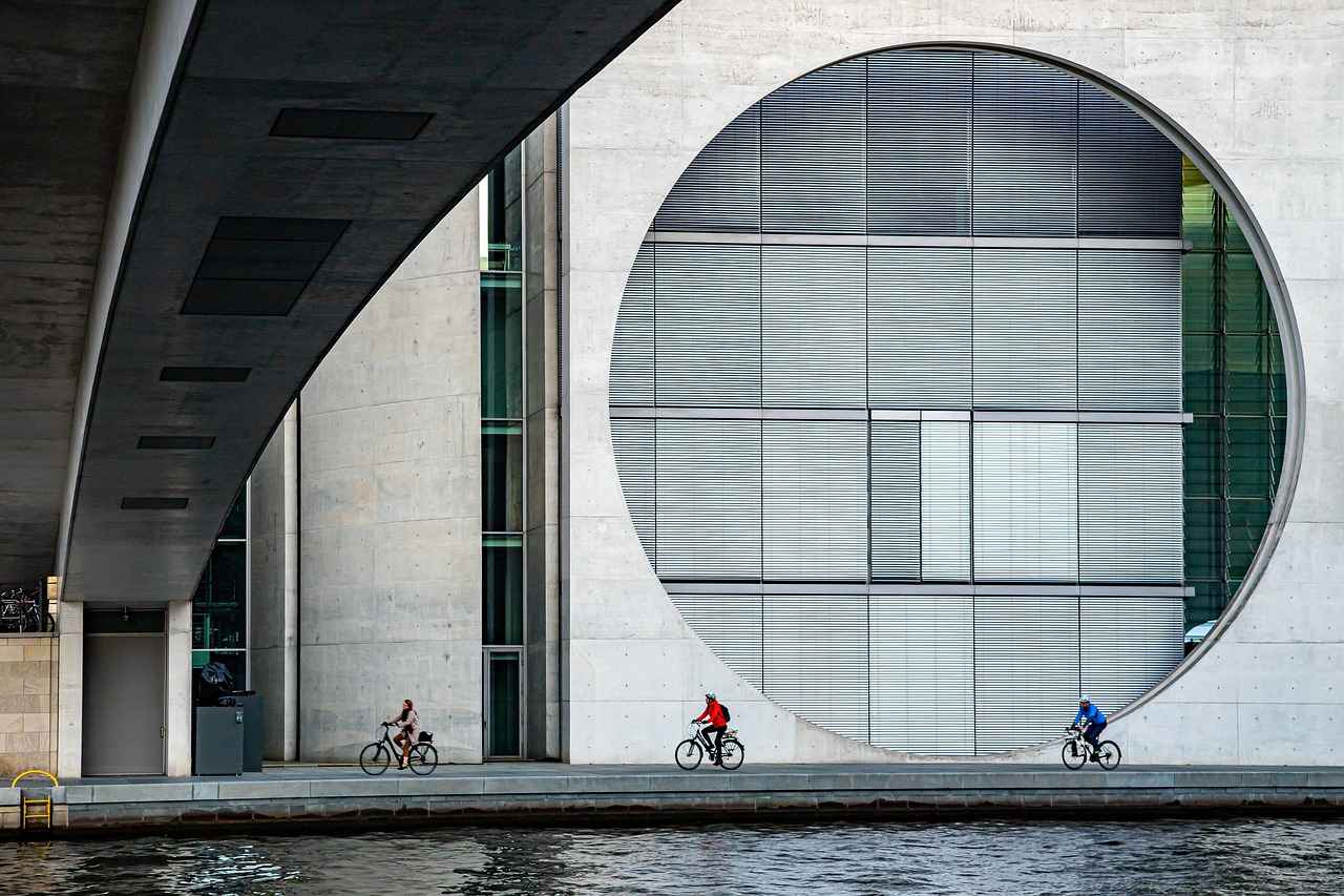 Why Choose an Electric Bike for Commuting?