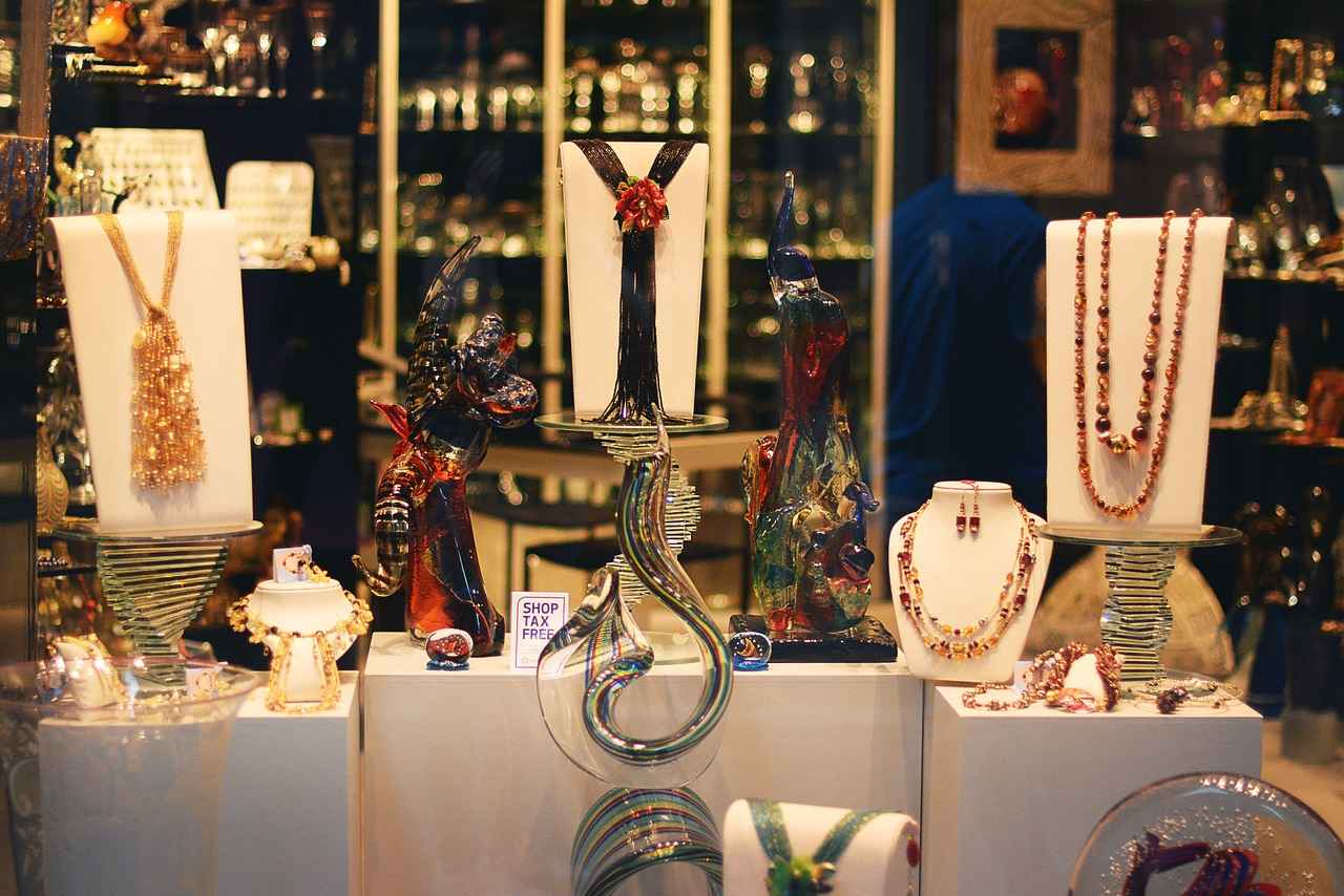 Best Jewelry Gifts for Birthdays, Anniversaries & Special Occasions 1 What Types of Jewelry Are Best for Birthdays?