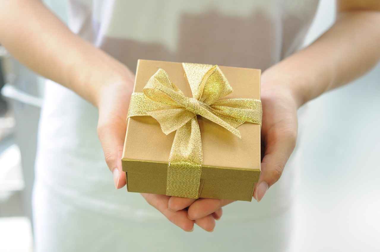 Best Jewelry Gifts for Birthdays, Anniversaries & Special Occasions 7 What Gemstones Are Ideal for Jewelry Gifts?