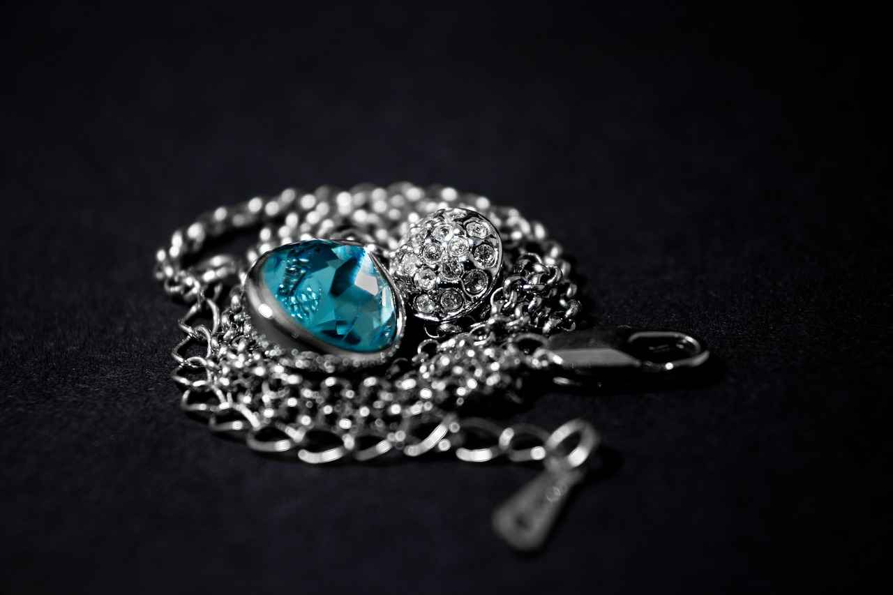 Best Jewelry Gifts for Birthdays, Anniversaries & Special Occasions 8 How to Care for Jewelry Gifts?