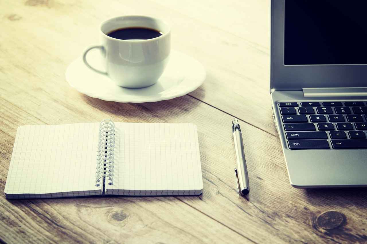 Best Phone Holders for Desk Use: Stay Organized While You Work 4 Features to Look for in a Phone Holder