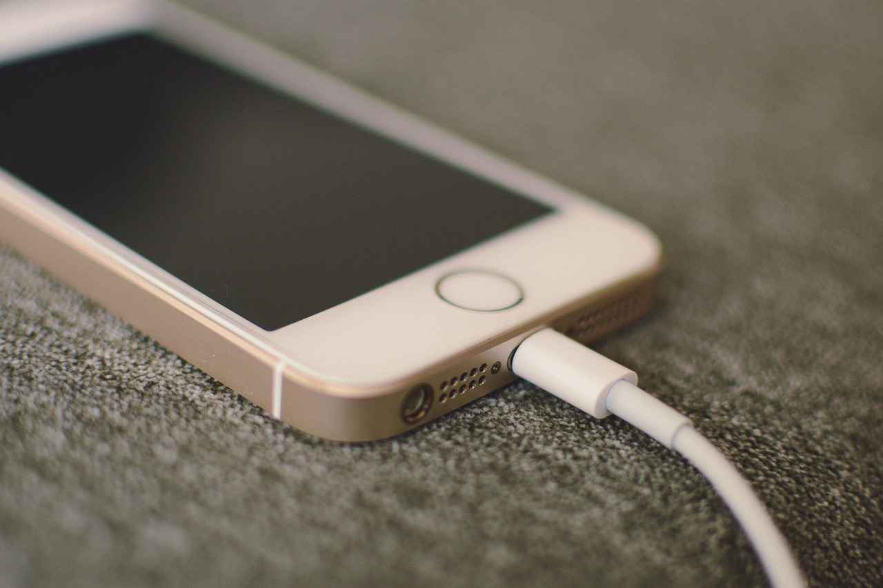 Best Phone Holders for Walking and Running 4 Factors to Consider When Choosing a Phone Holder