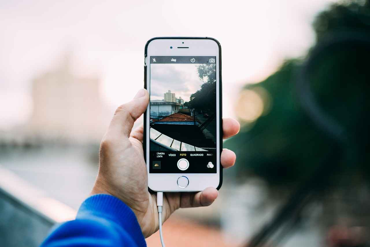 Best Running Phone Holders for Your Next Jog or Marathon 4 Features to Consider When Buying