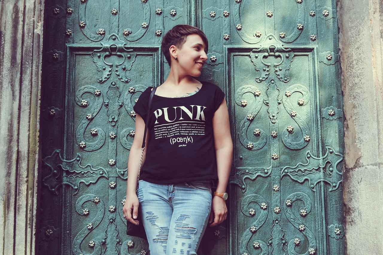 Are There Versatile Short Haircuts for Different Occasions?