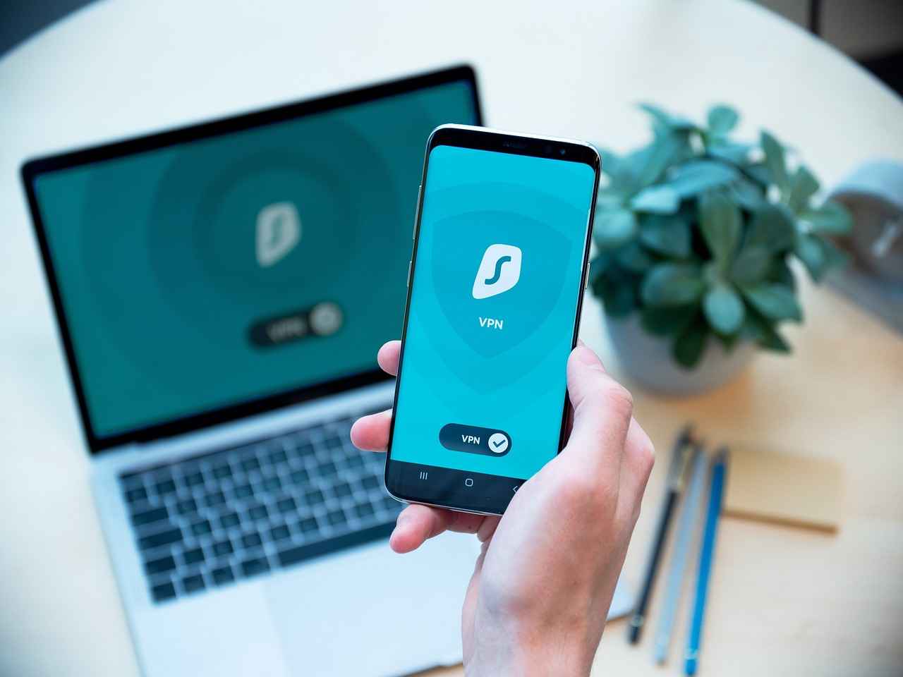 Best Smart Home Devices for Living in a Smart City 8 8. Smart Gardening Tools