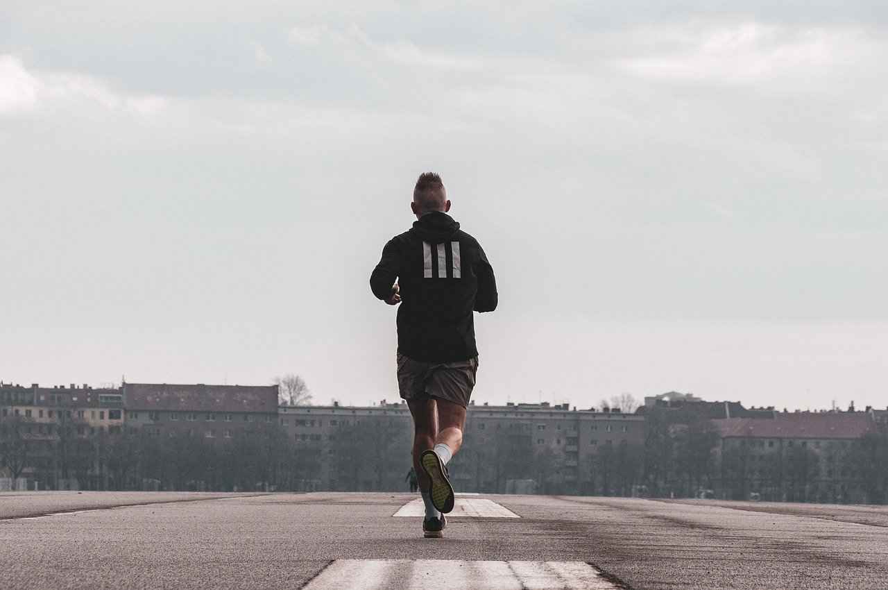 Why Smartwatches are Essential for Runners