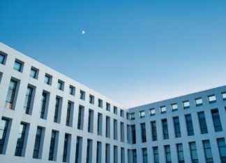 Best Smartwatches with AI Features Best Smartwatches with AI Features