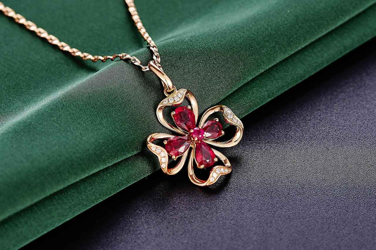 Buying Pre-Owned Designer Jewelry: Is It a Good Investment? 4 Where to Buy Pre-Owned Designer Jewelry?