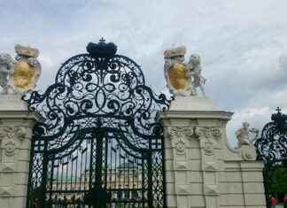 Caesar Style Haircut: How to Get the Timeless Roman Emperor Look Caesar Style Haircut: How to Get the Timeless Roman Emperor Look