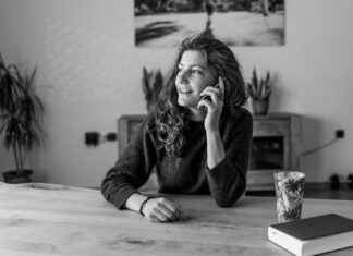 Cell Phone Car Holders: Choosing the Best One for Your Needs Cell Phone Car Holders: Choosing the Best One for Your Needs