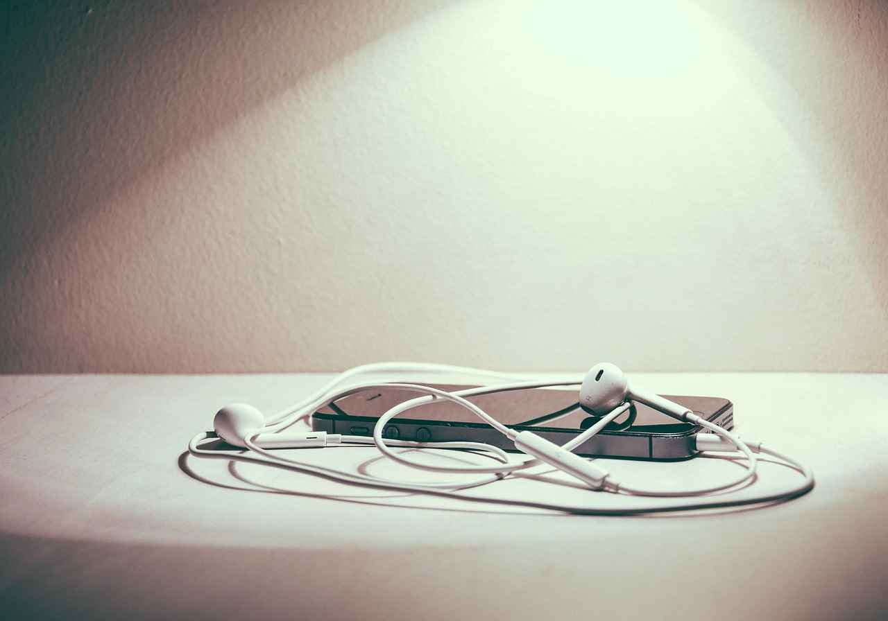 Cell Phone Car Holders: Choosing the Best One for Your Needs 6 How to Install Your Cell Phone Holder