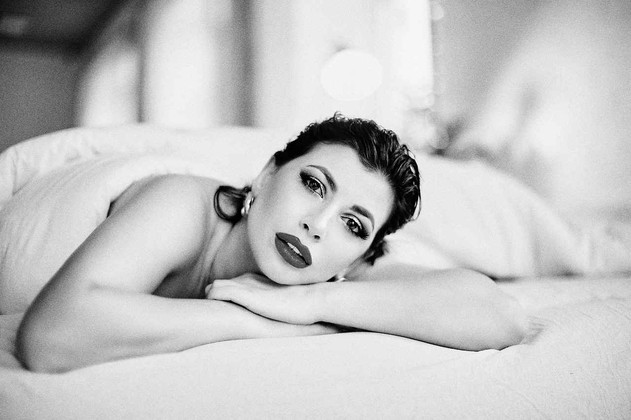 Classic & Elegant White Bed Design Inspirations 5 Maintenance Tips for White Beds