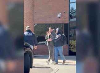 Columbia Student Detained During Naturalization Interview, Lawyer Reports columbia-student-detained-during-naturalization-nterview-lawyer-reports