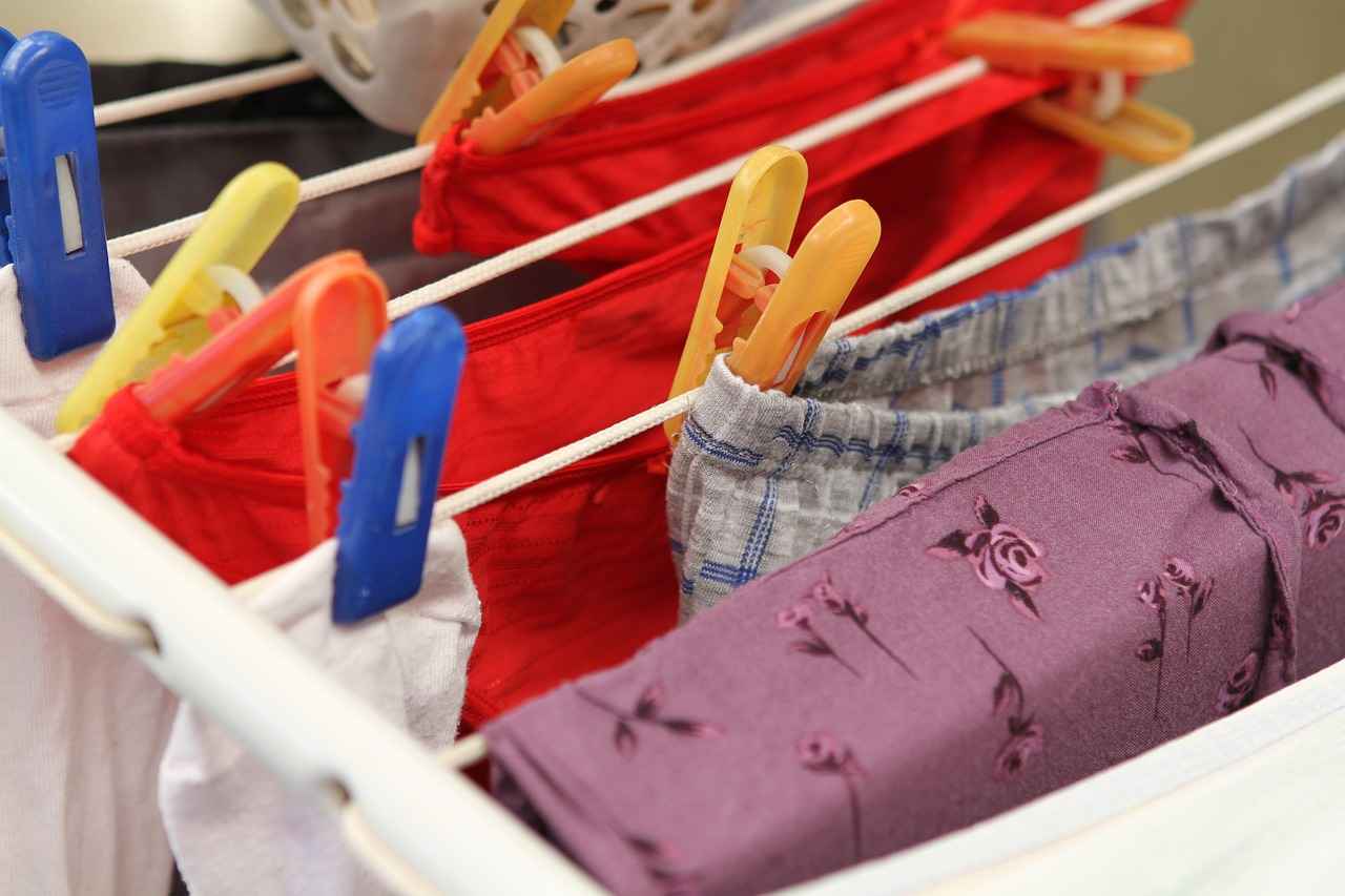 Create Custom T-Shirts with Your Own Message: A Guide 2 Choosing the Right Fabric for Your T-Shirt