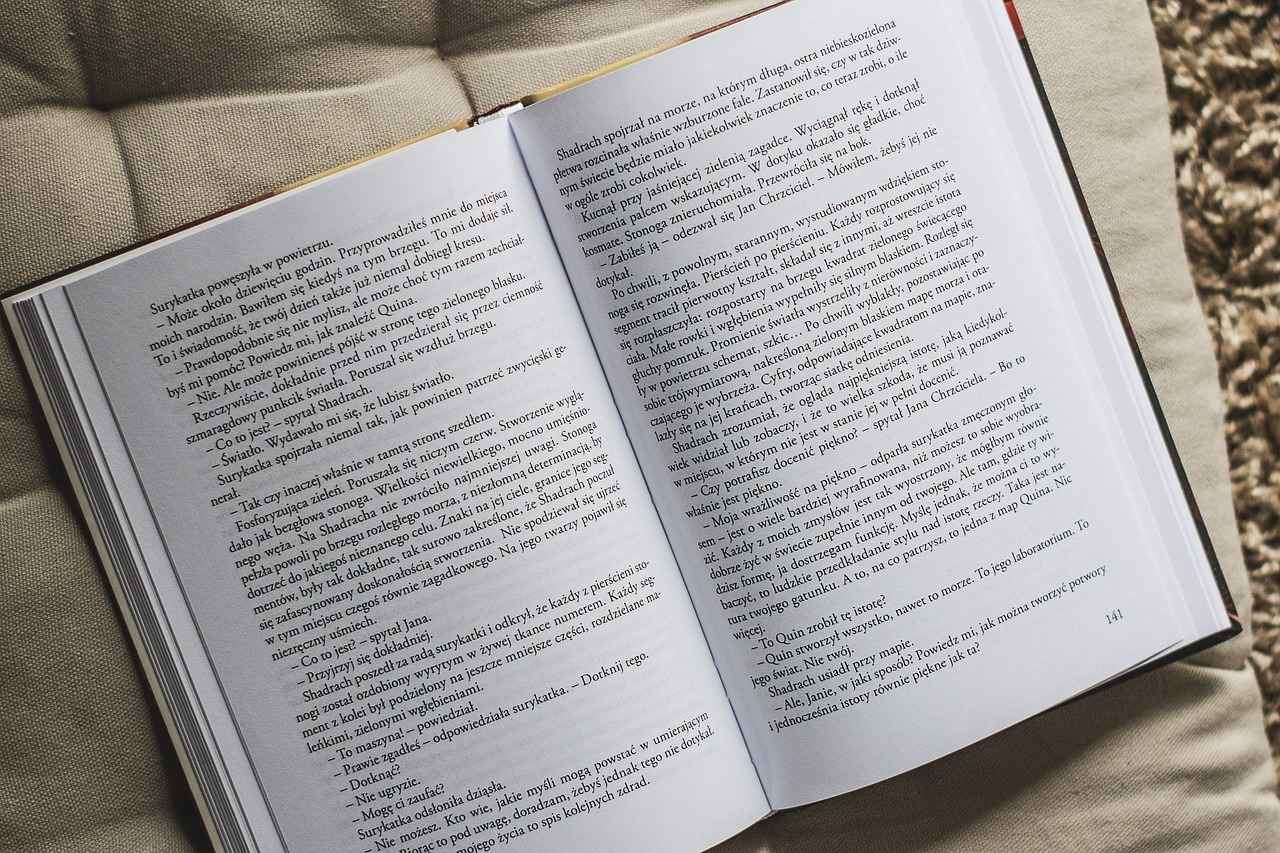 9. Seasonal Cushion Trends