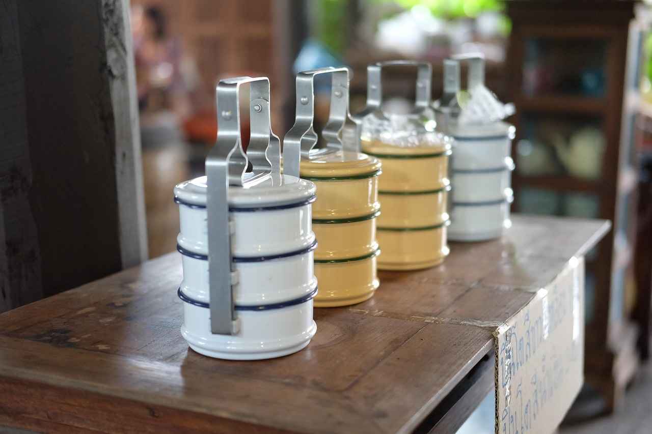 What is a Crossbody Phone Holder?