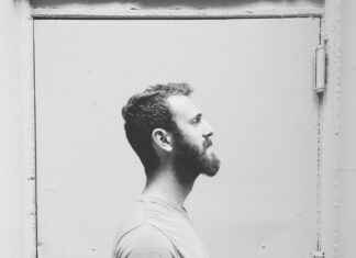 Custom Airbrush T-Shirts: A Unique Way to Personalize Your Apparel Custom Airbrush T-Shirts: A Unique Way to Personalize Your Apparel