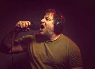 Custom Aloha Shirts: The Perfect Summer Wardrobe Addition Custom Aloha Shirts: The Perfect Summer Wardrobe Addition