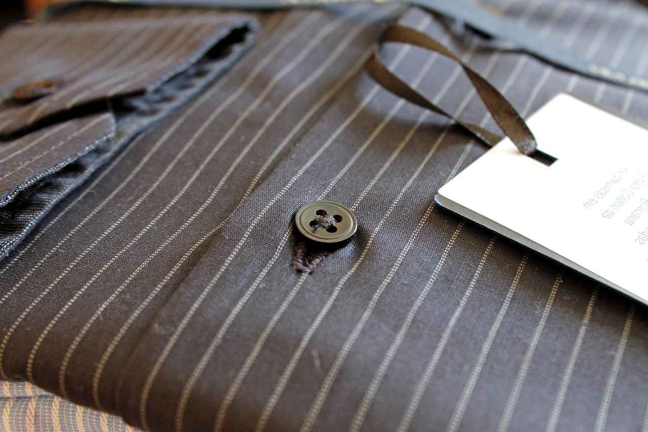 How to Wear Custom Hawaiian Shirts