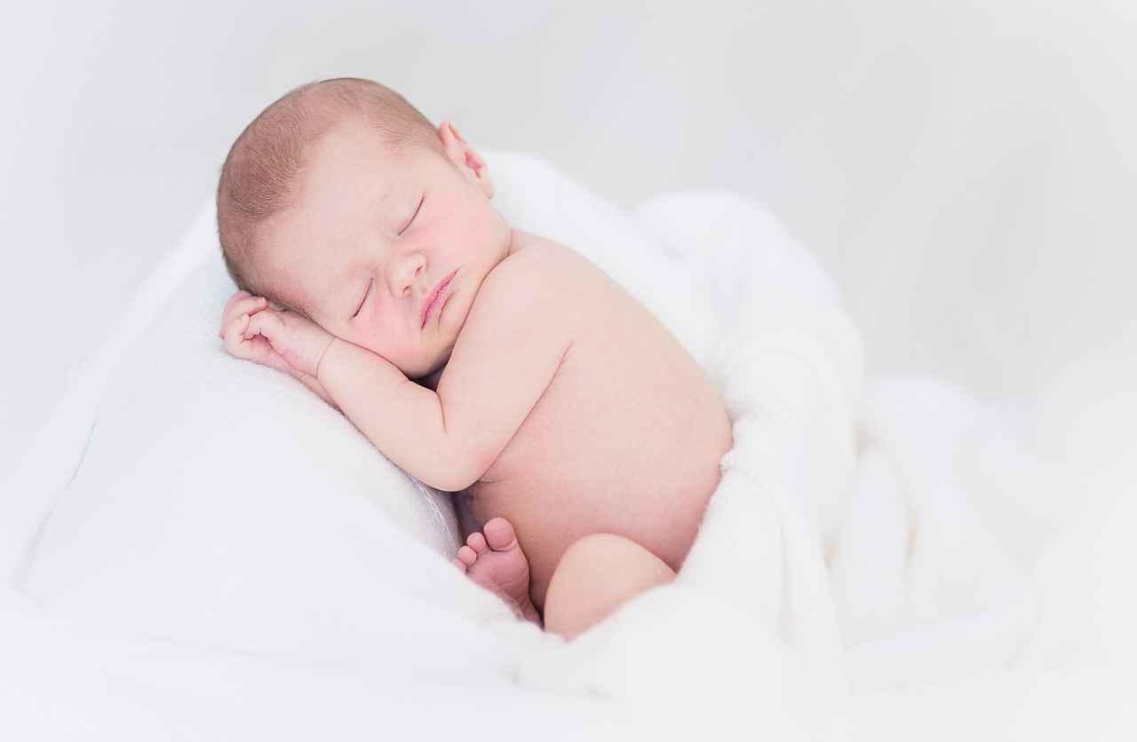 Custom T-Shirts for Baby Showers: How to Design the Perfect Onesie 2 Choosing the Right Fabric for Comfort