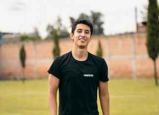 Custom Vintage T-Shirts: A Trendy Way to Personalize Your Wardrobe Custom Vintage T-Shirts: A Trendy Way to Personalize Your Wardrobe