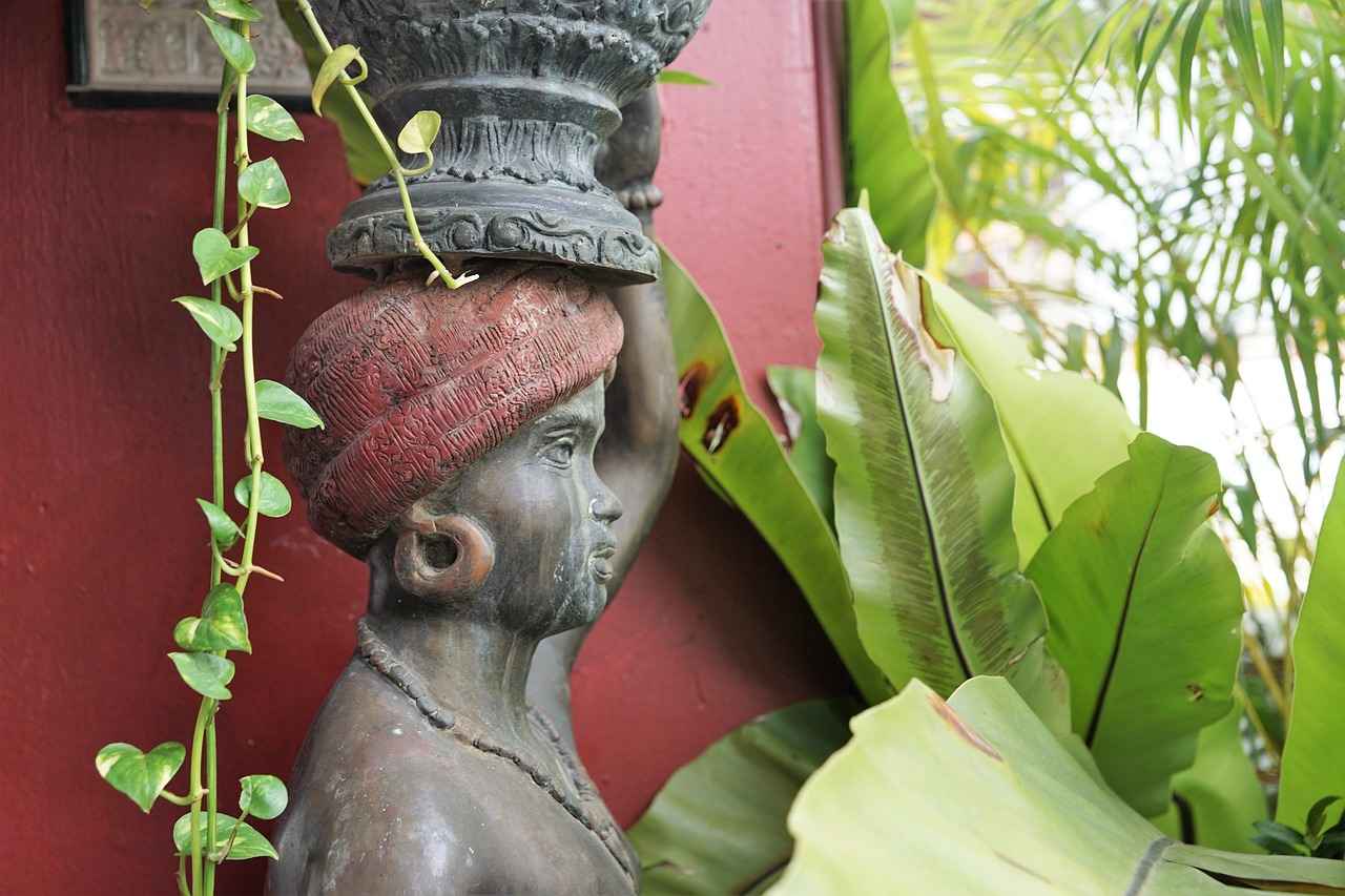 How to Choose Between Dangling Earrings and Studs?