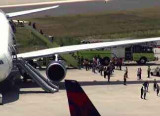 Delta Plane Evacuation at Orlando Airport: Passengers Safely Rescued delta-plane-evacuation-at-orlando-airport-passengers-safely-rescued
