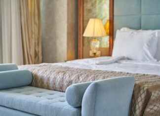 DIY Folding Screen Room Divider in 30 Minutes or Less! DIY Folding Screen Room Divider in 30 Minutes or Less!