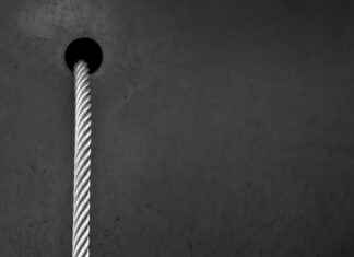 DIY Rope Room Divider: A Minimalist & Boho Solution DIY Rope Room Divider: A Minimalist & Boho Solution