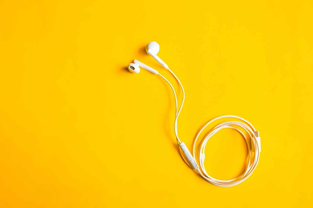 Do 2012 Honda Accords Have Bluetooth? 6 Is Bluetooth a Must-Have Feature in a 2012 Honda Accord?