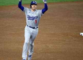 Dodgers Defeat Yankees 4-2 in World Series Game 3 dodgers-defeat-yankees-4-2-in-world-series-game-3