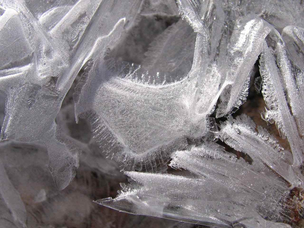 Does Salted Water Boil Faster Than Plain Water? 2 What Happens When Salt is Added to Water?