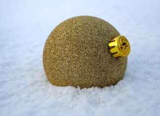 Does White Gold Hold Its Value? Investment Insights Does White Gold Hold Its Value? Investment Insights