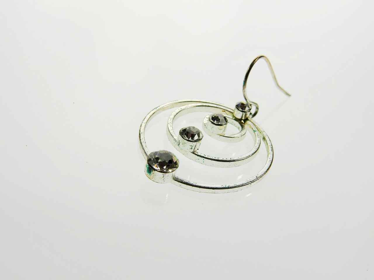 Does White Gold Hold Its Value? Investment Insights 7 What Are the Market Trends for White Gold?