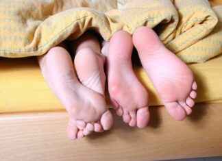 Double Bed Design with Price Comparison – Budget to Luxury Double Bed Design with Price Comparison – Budget to Luxury