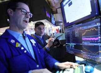 Dow Surges 1,000 Points, Ending Four-Day Losing Streak: Latest News dow-surges-1000-points-ending-four-day-losing-streak-latest-news