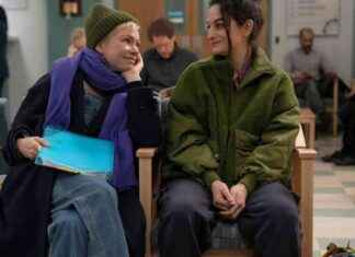 Dying for Sex Review: Modern Twist on Classic Love Story dying-for-sex-review-modern-twist-on-classic-love-story