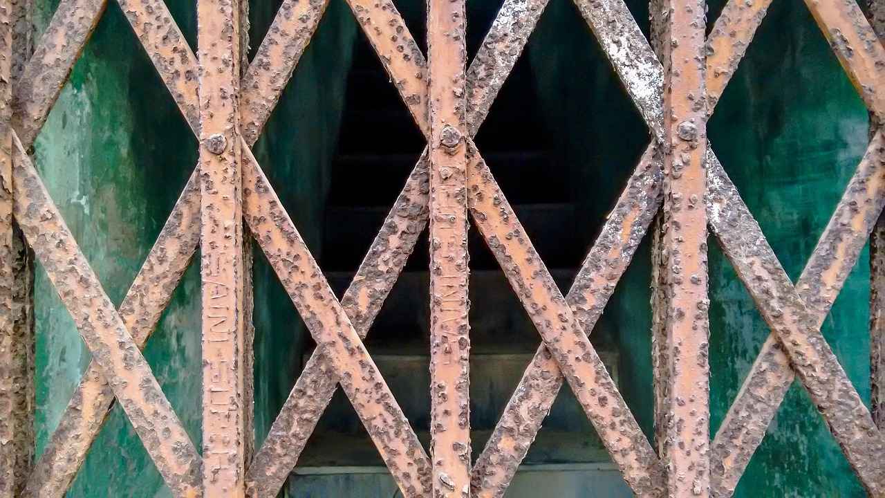 Understanding Escape Road 2 Mechanics