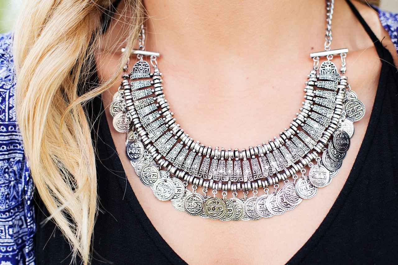 How to Identify Authentic Estate Jewelry?