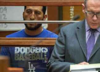 Ex-LAPD Officer Pleads Guilty to DUI Crash Murder Charge ex-lapd-officer-pleads-guilty-to-du-crash-murder-charge