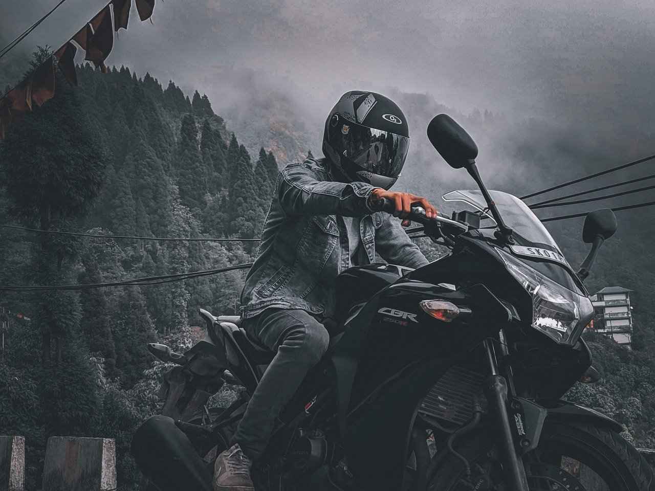 Engine Specifications and Fuel Efficiency