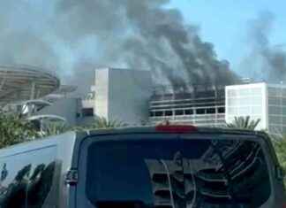 Fire damages cars in Disneyland’s Pixar Pals parking lot fire-damages-cars-in-disneylands-pixar-pals-parking-lot