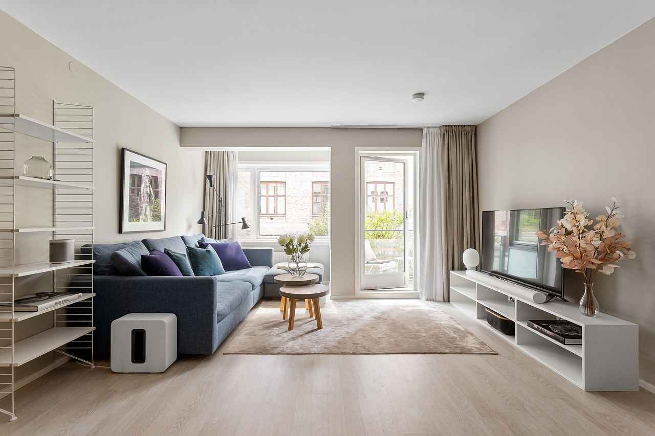 Freestanding vs. Hanging Room Dividers: Which is Best for You? 10 Can Room Dividers Enhance Privacy?