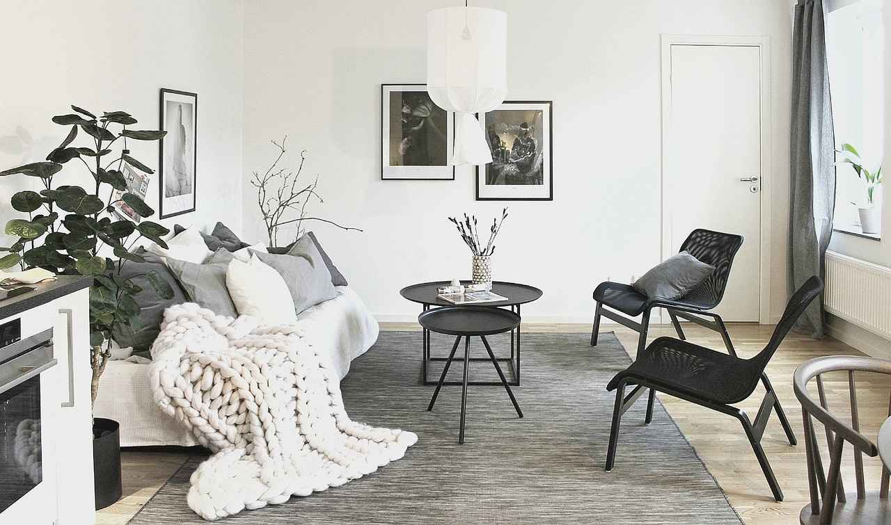 Freestanding vs. Hanging Room Dividers: Which is Best for You? 2 What Are Hanging Room Dividers?